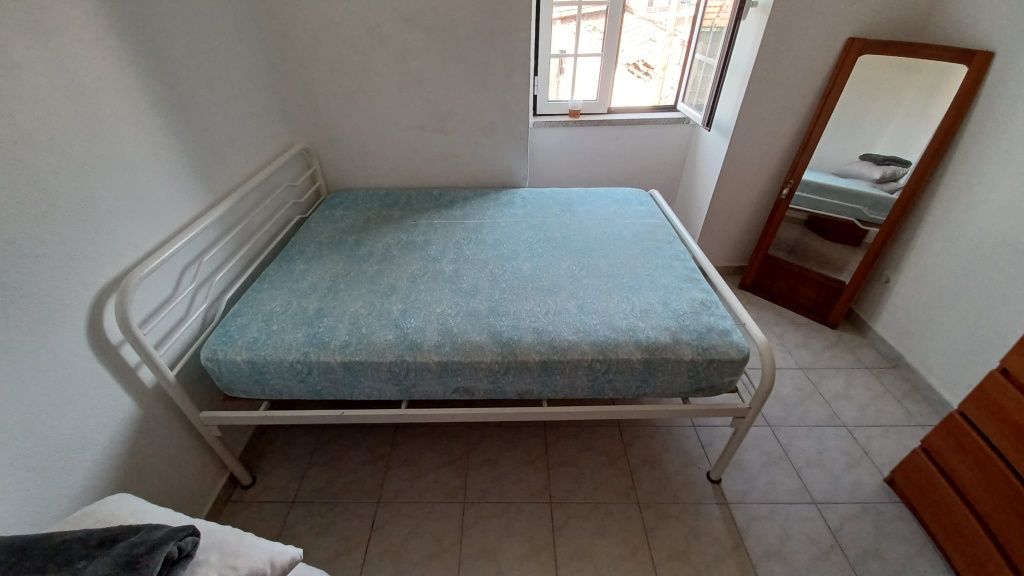 Cama de casal 1,45x1,93