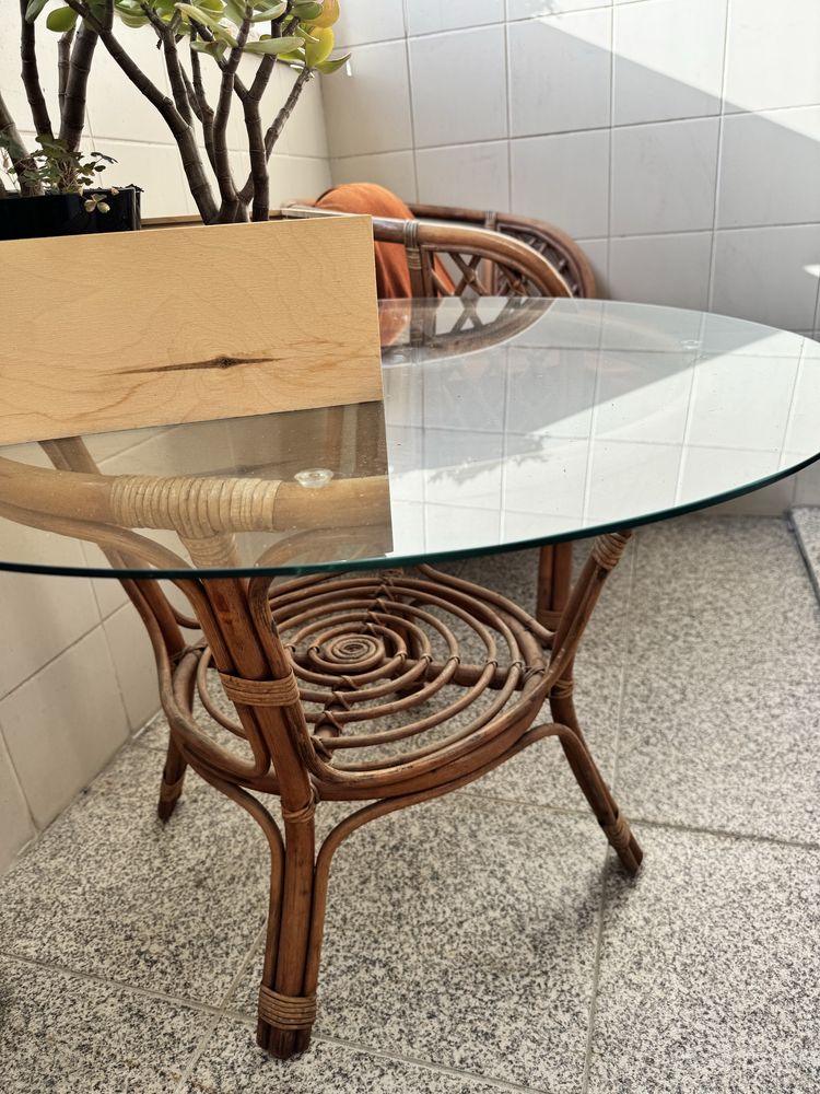 Mesa e 3 cadeiras de jardim em madeira