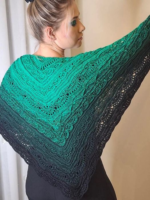 Chusta szydełkiem dziergana