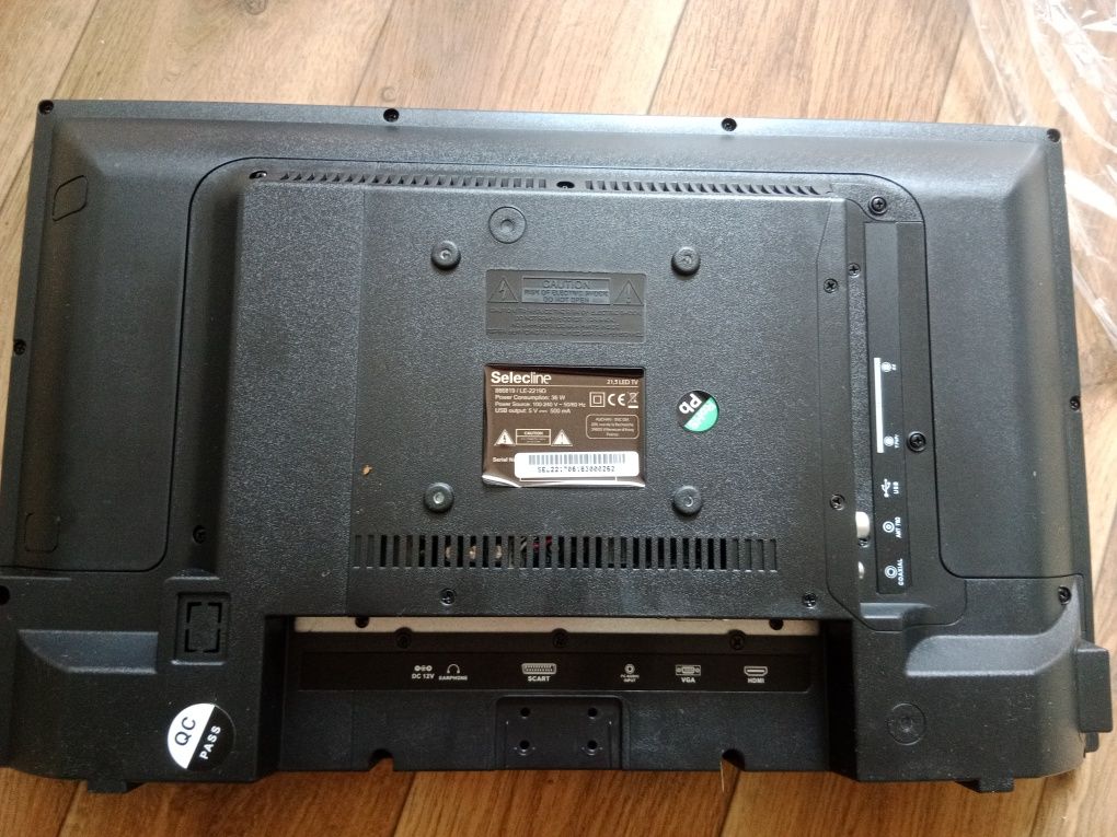 NOWY tv LED z pilotem