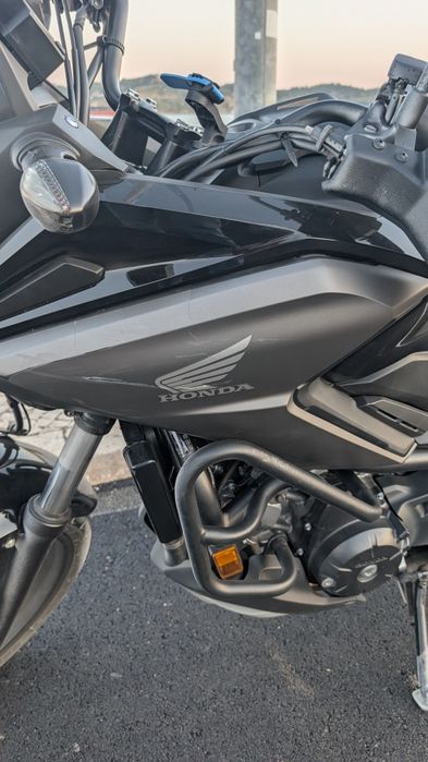 Honda NC750X 2020 com malas laterais e topcase