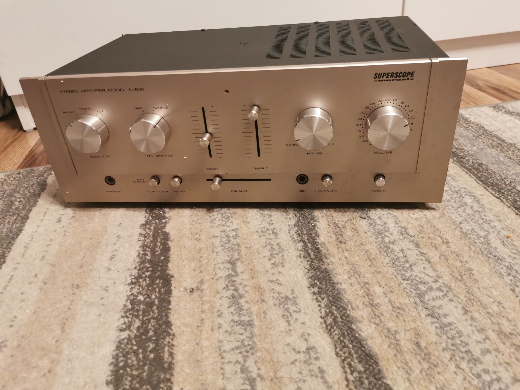 wzmacniacz japońskiej firmy Marantz Superscope A-530