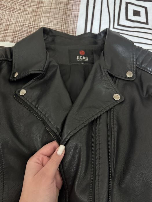 Косуха жіноча в гарному стані