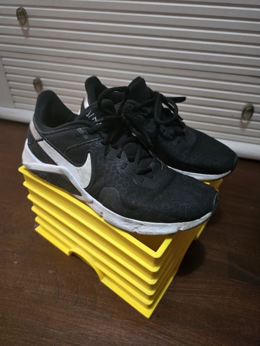 Ténis NIKE Legend Essential 2 40.5