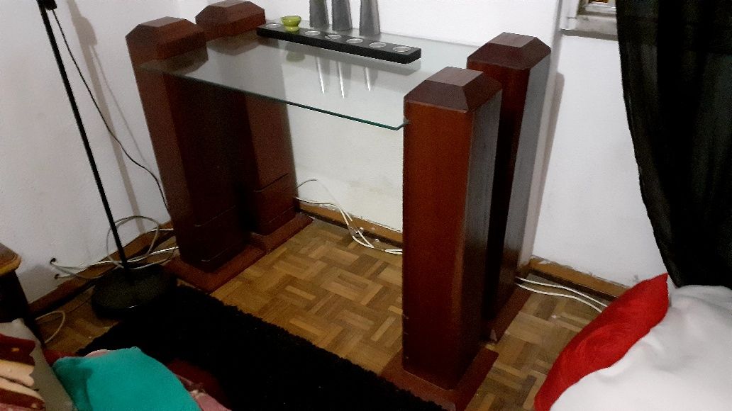 Mesa de vidro muito boa