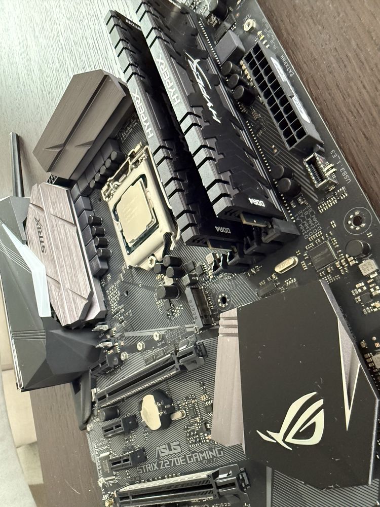 Asus Strix Z270E Gaming Wi Fi / i7 7700K / 32 Gb DDR4 / SSD 512 Gb