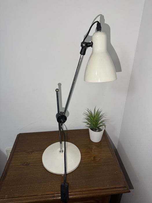 Candeeiro de Mesa Regulavel