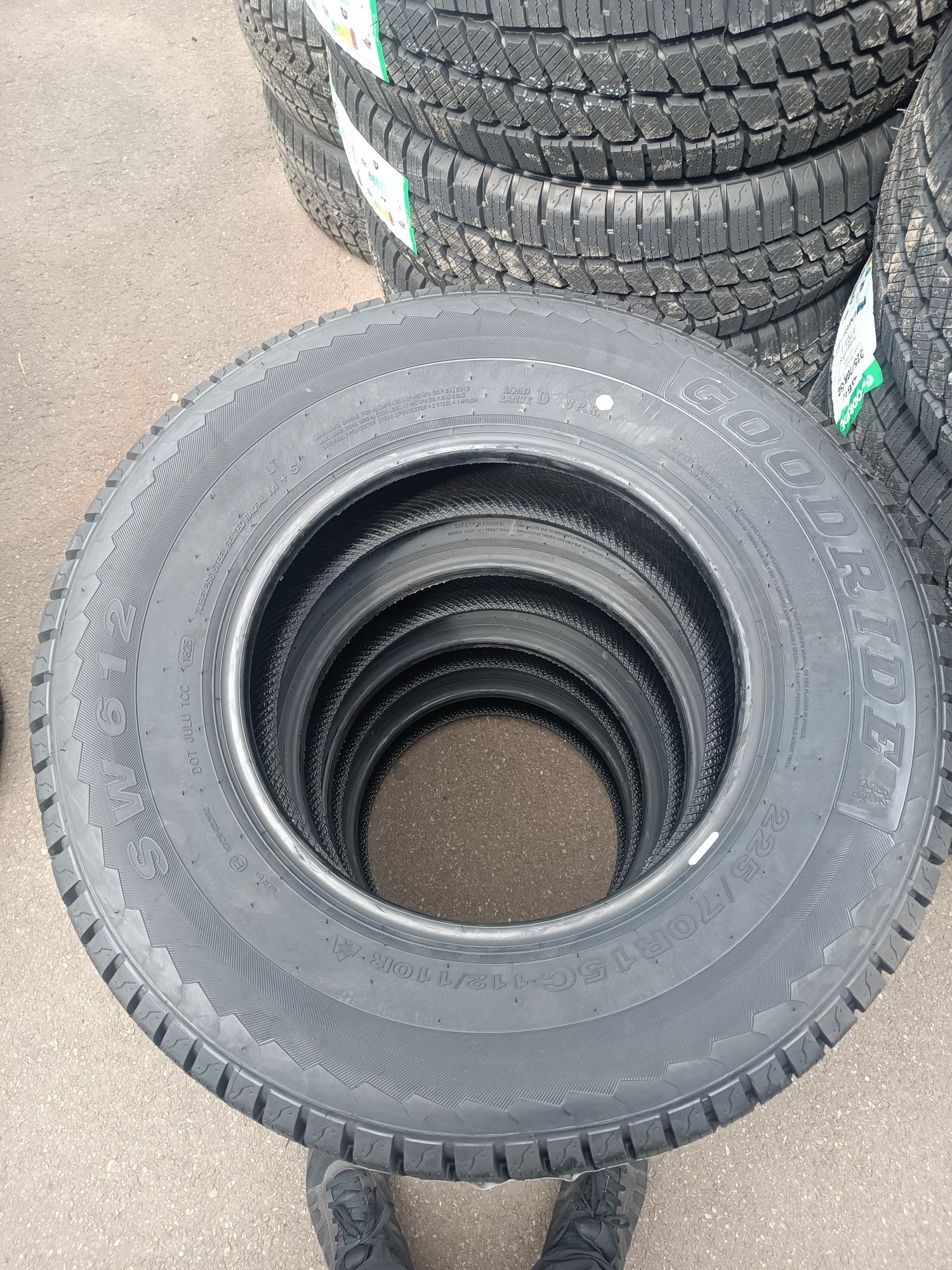 225/70 R15C [112/110] R SW612