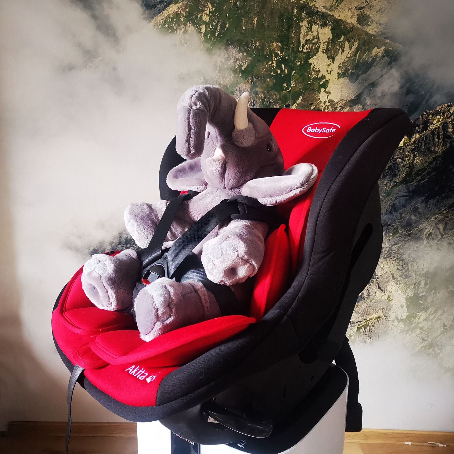 Akita Babysafe fotelik samochodowy tyłem RWF test+ test plus
