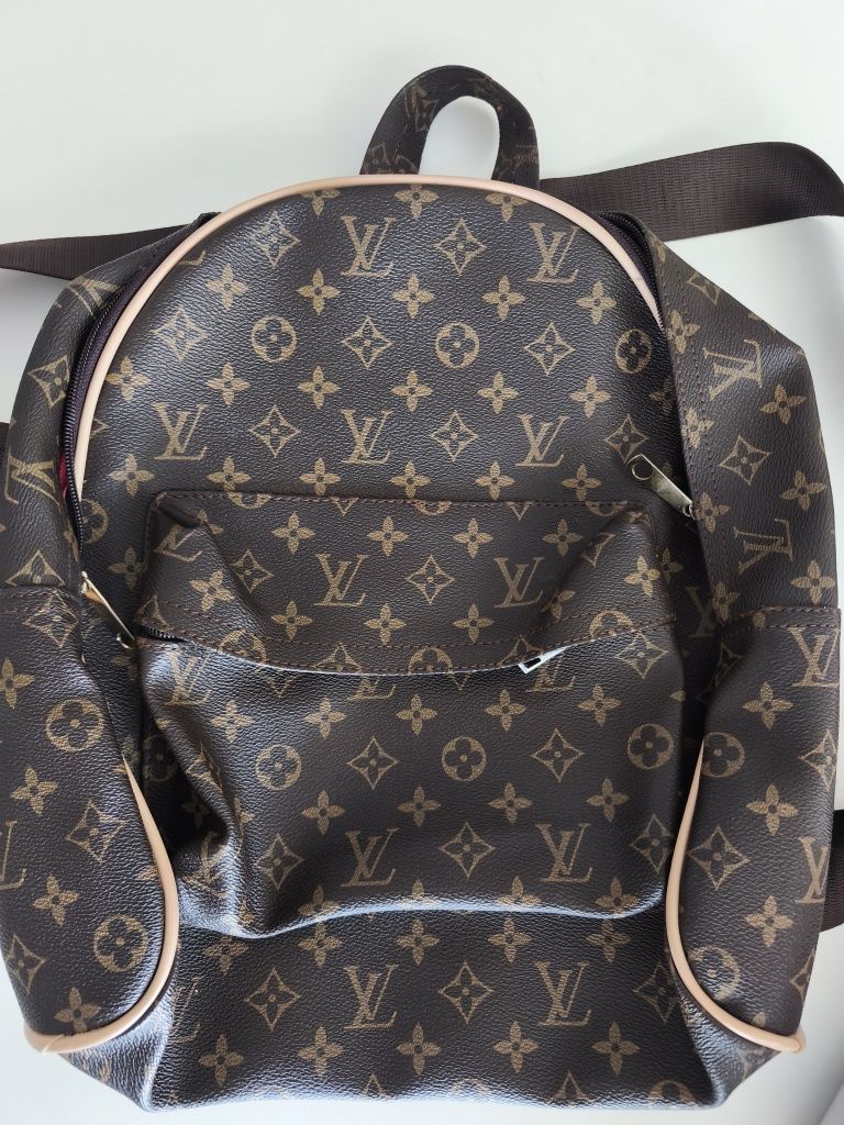 Mochila de mulher. Nova