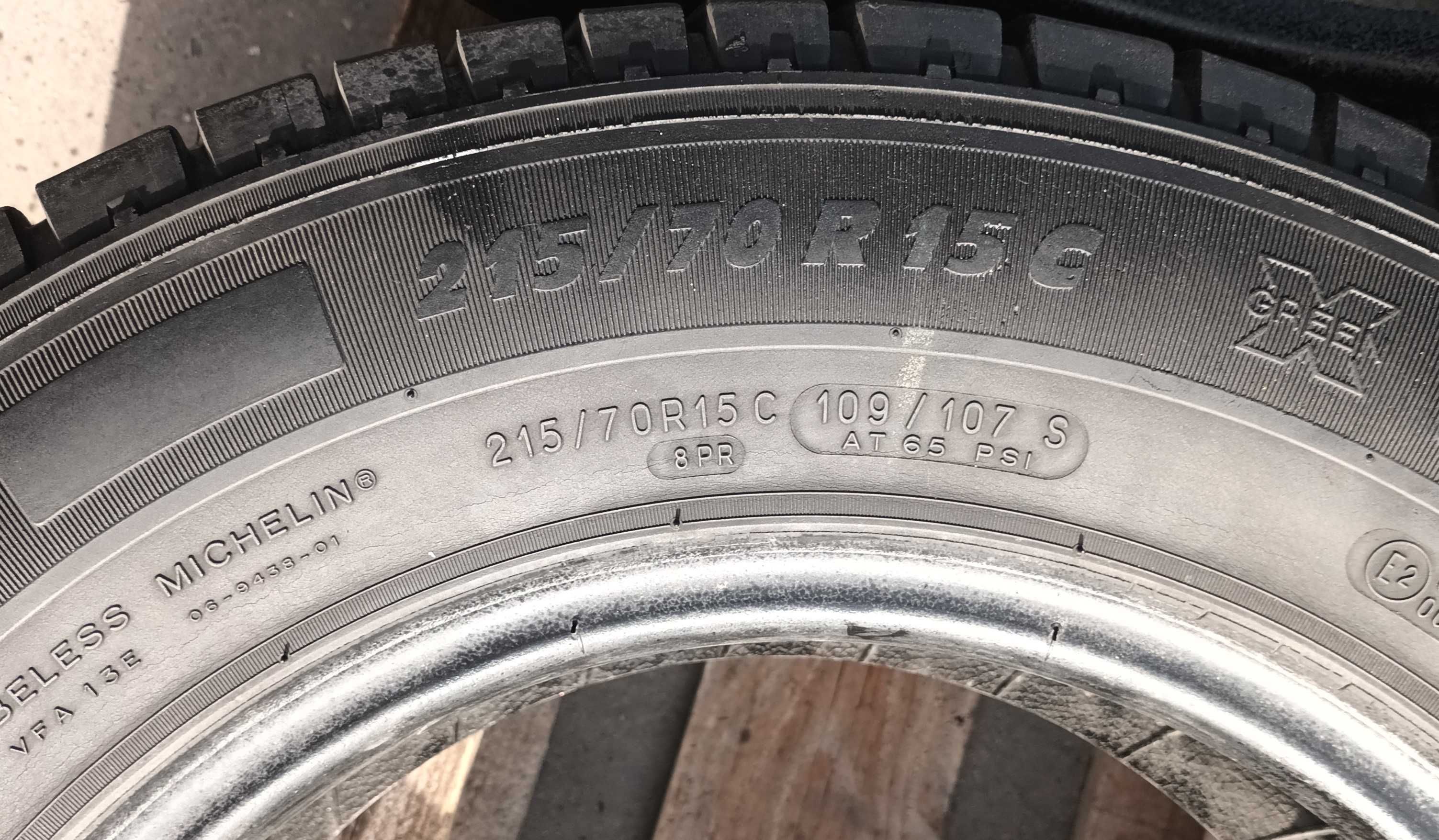Opony letnie BUS Michelin Agilis  215/70/15C - 2 szt. R16 W-wa L36 S3