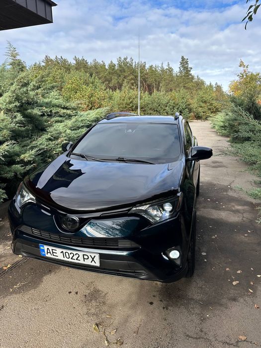 Продам Toyota RAV4 2017