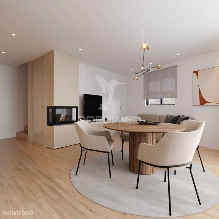 Moradia T2 em Gaveto - Lamas