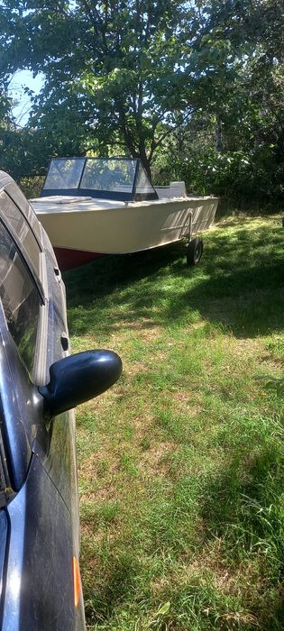 Лодка "Прогрес 4" з мотором Віхрь 30 та пристроями для транспортування