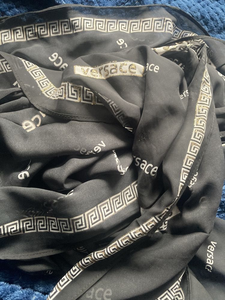 Chusta Versace must have