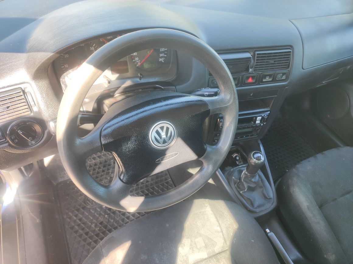 VW Golf IV 4 1.6 Ben klima 5d Ważne opłaty