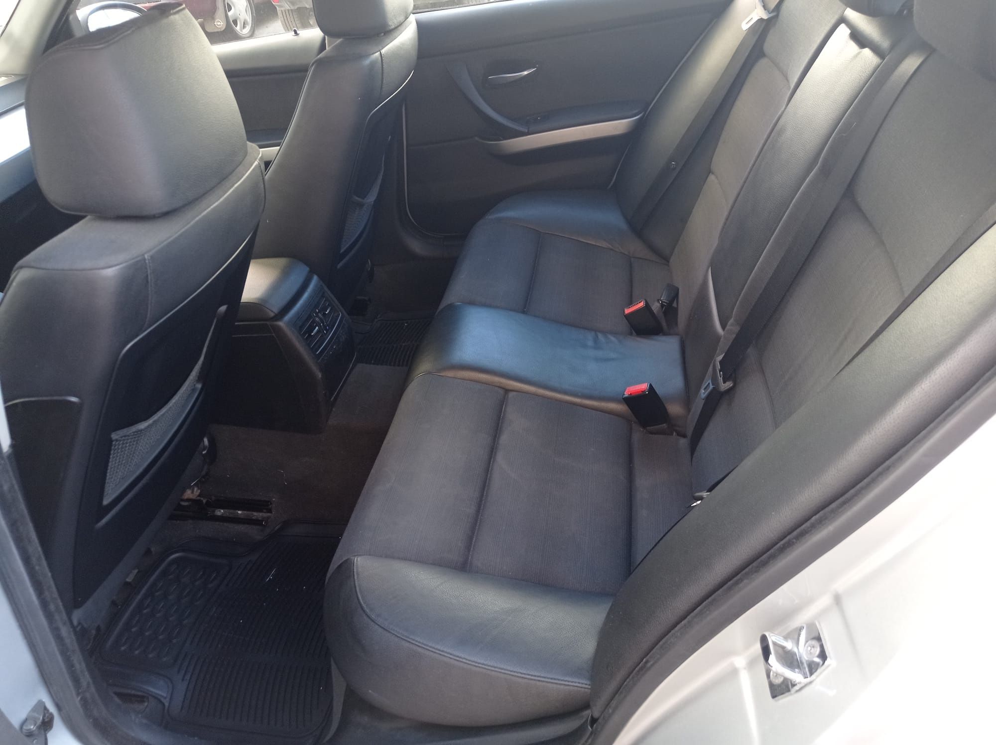BMW 320d Prateado
