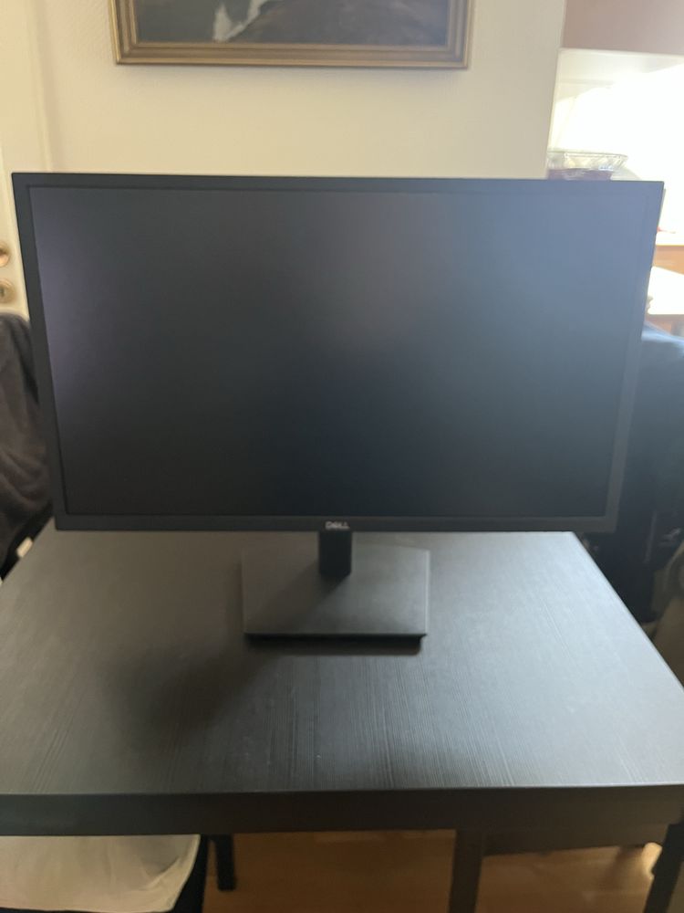 Монітор Dell E2422H та настільні колонки