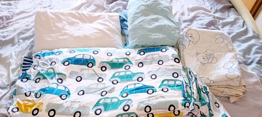 Lençóis, colcha, capa de colcha e fronha bebé ou criança