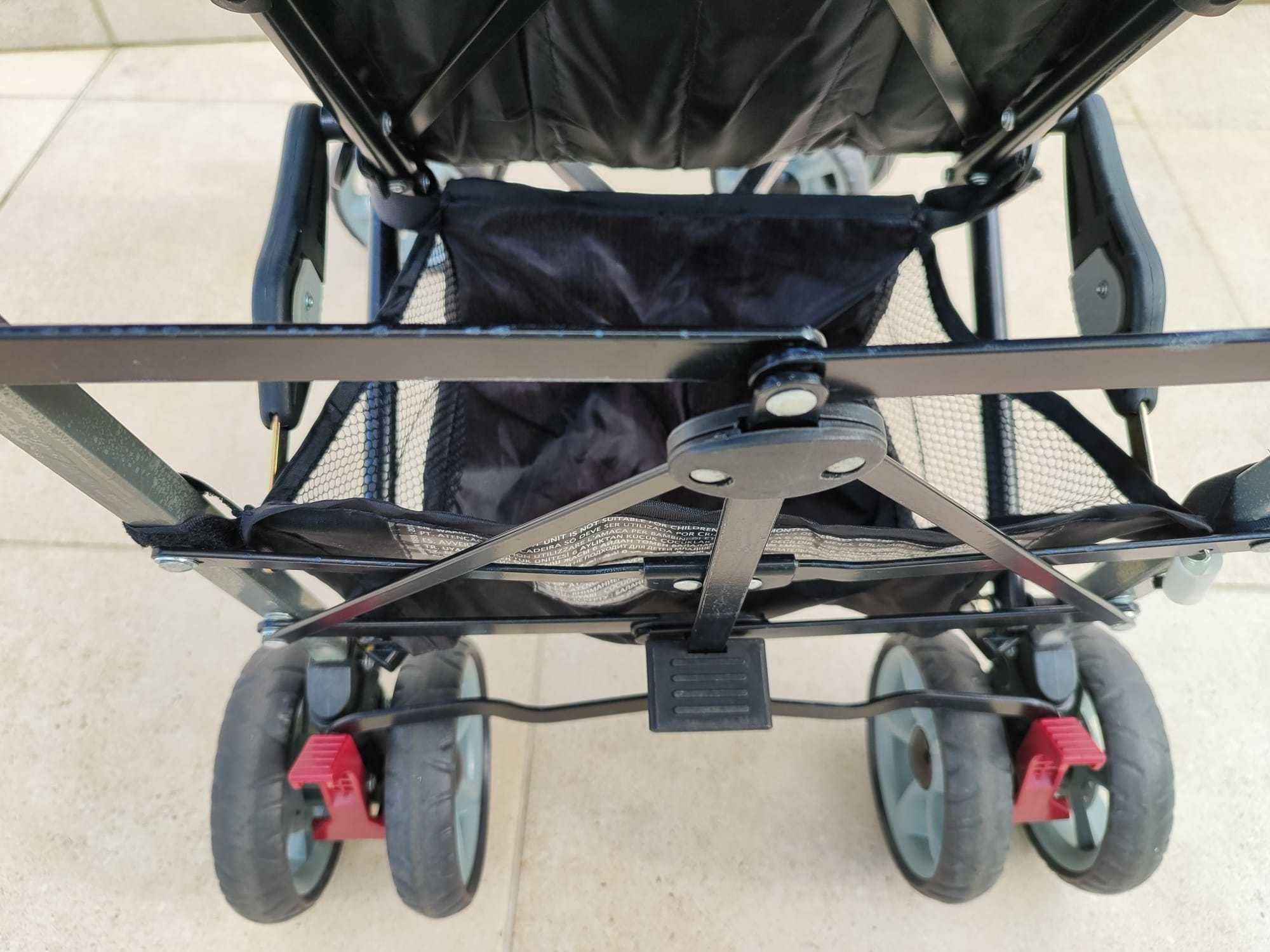 Passeios felizes começam com um carrinho de bebé assim!