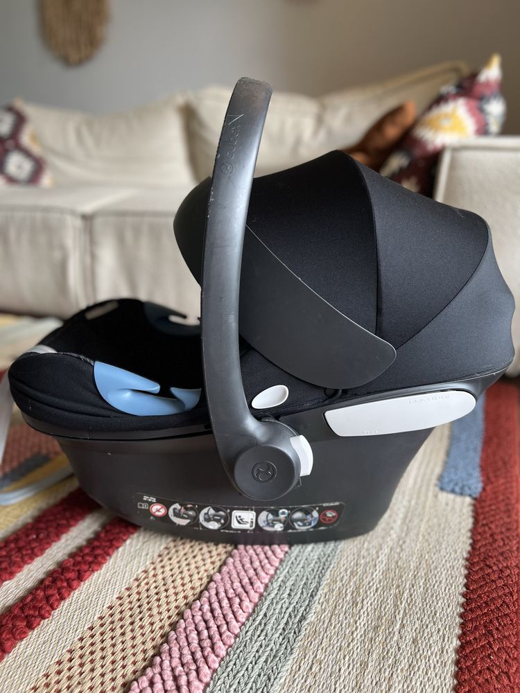 Fotelik samochodowy z bazą Cybex Aton M-i Size