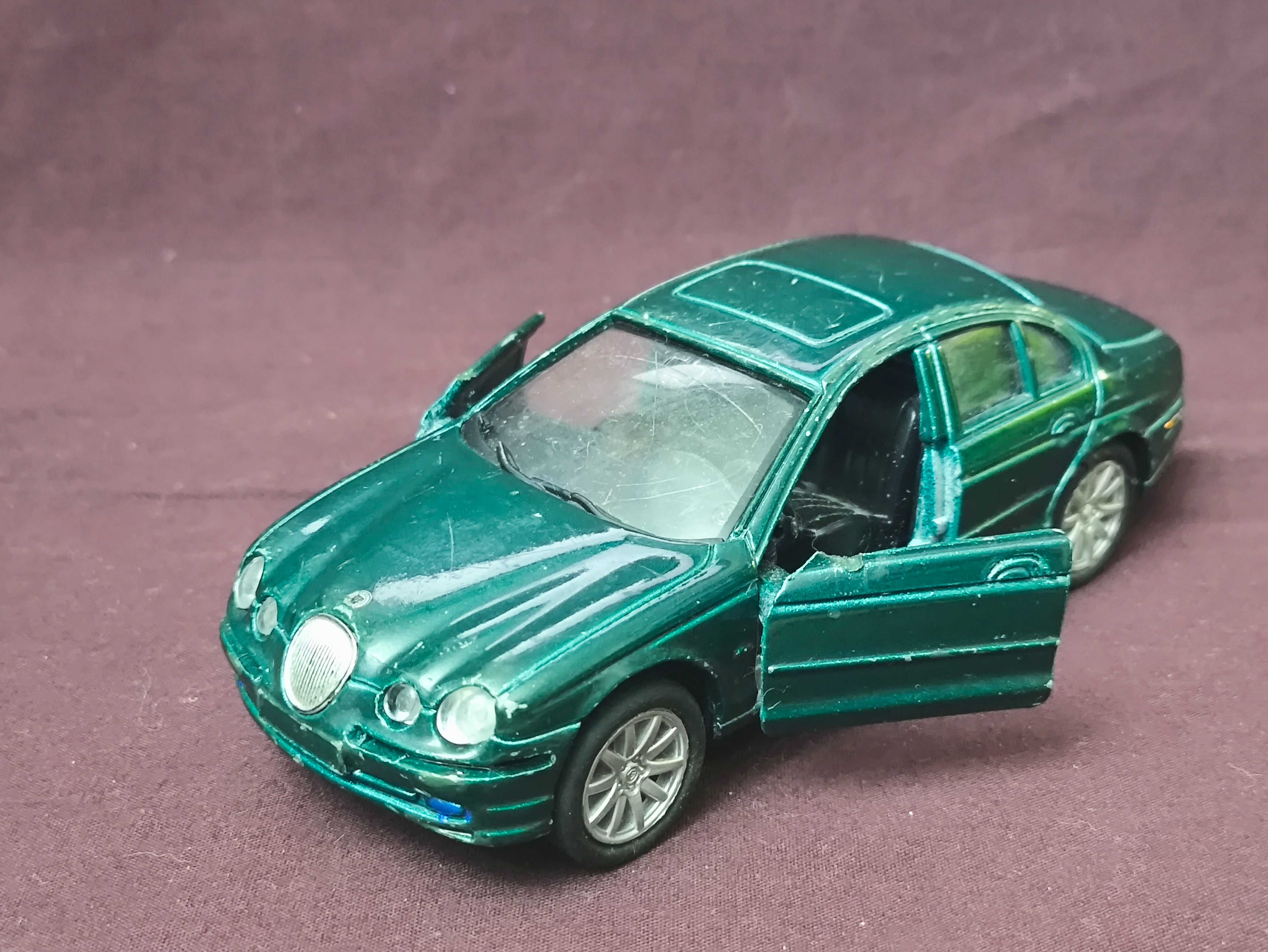 Машинка инерционная Jaguar S-TYPE 1:43 Welly