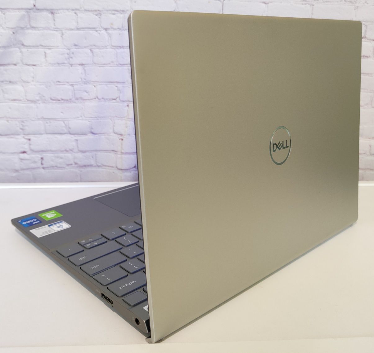 Нетбук Dell 13.3" IPS QHD+ Core i7-11370H, MX450, 16Gb DDR4, 512Gb SSD