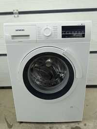 Вузька пральна машина Siemens iq500