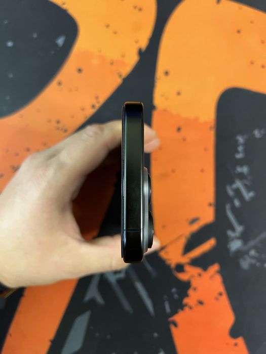 iPhone 16 Pro в идеальном состоянии, как новый