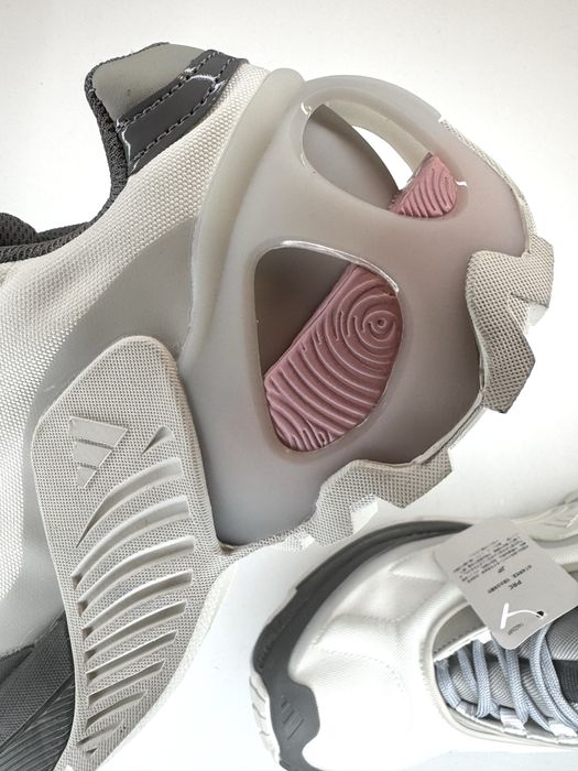 Кроссовки Adidas НОВЫЕ - 38 размер ЕСТЬ В НАЛИЧИИ