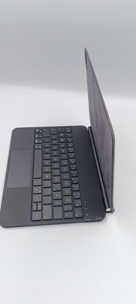 Earto Etui z Klawiaturą do iPad Air/Pro 11'' Magnetye Unoszące QWERTZ