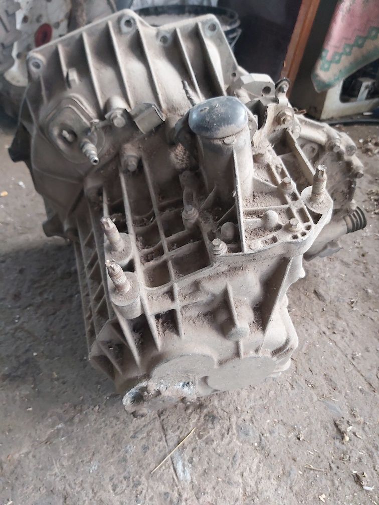 Продам коробку на форд мондео  1 / 1.8 ZETEC  RKA   бензин