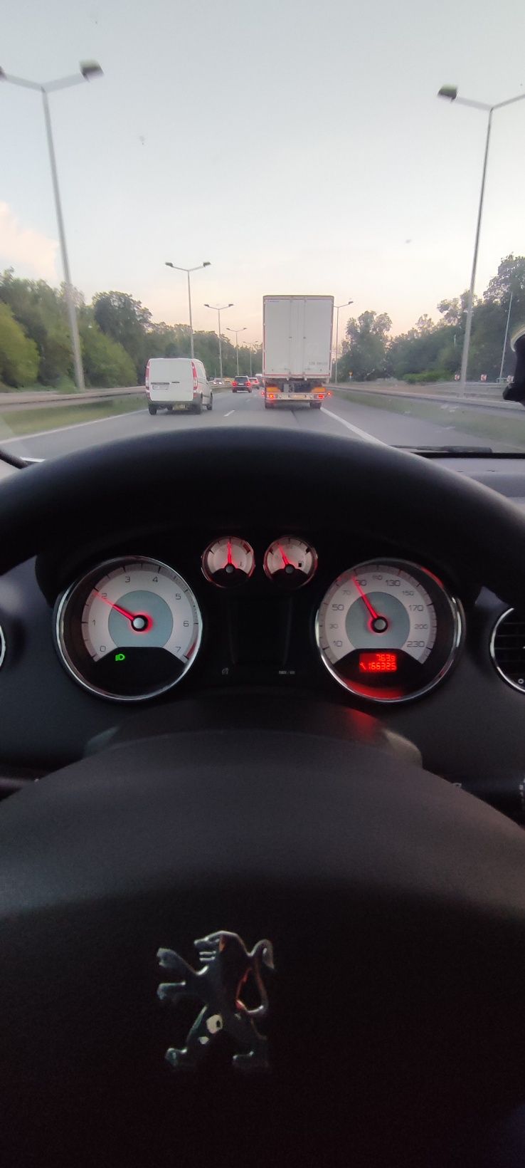 Peugeot 1.6 benzyna przebieg 166. Zadbany