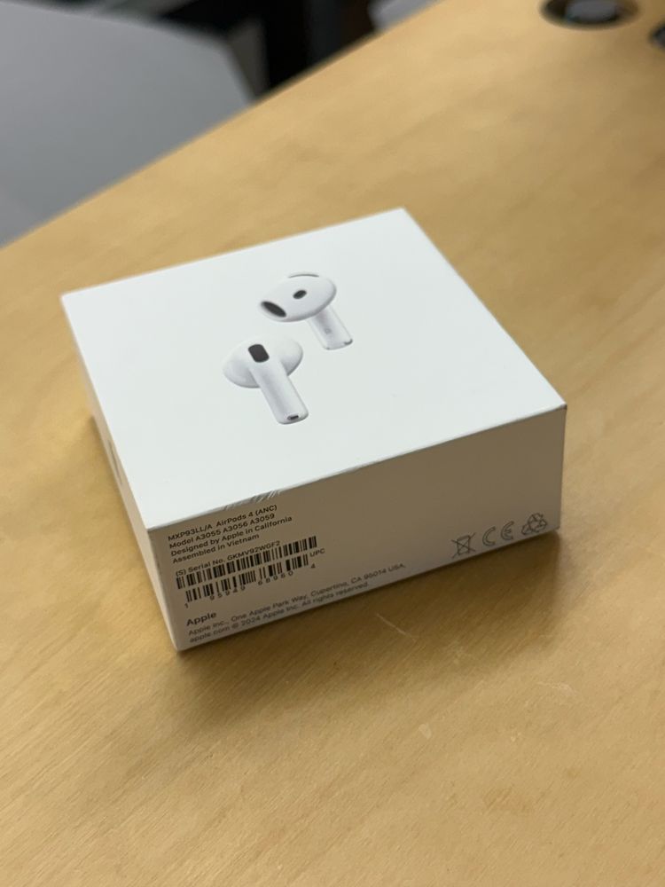 Airpods 4 com cancelamento de som