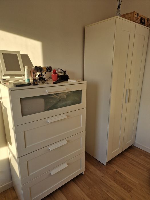 Guarda vestidos e cómoda Ikea