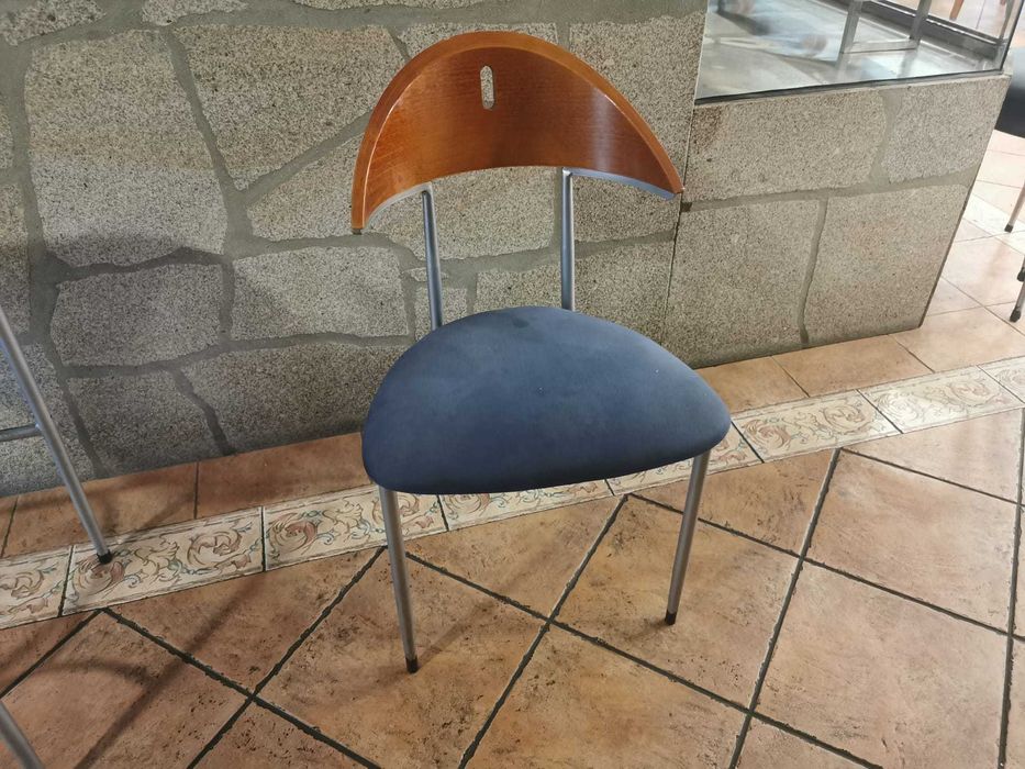 Conjunto de Mesas e Cadeiras para restaurante, bom estado