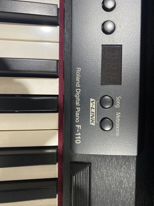 Piano digital Roland F-110