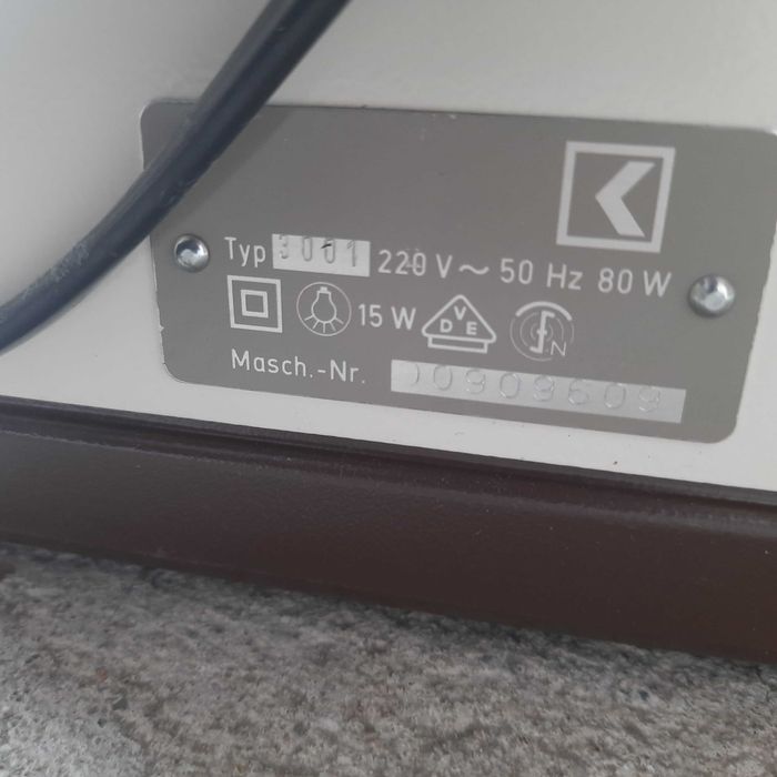 maszyna do szycia   / 802