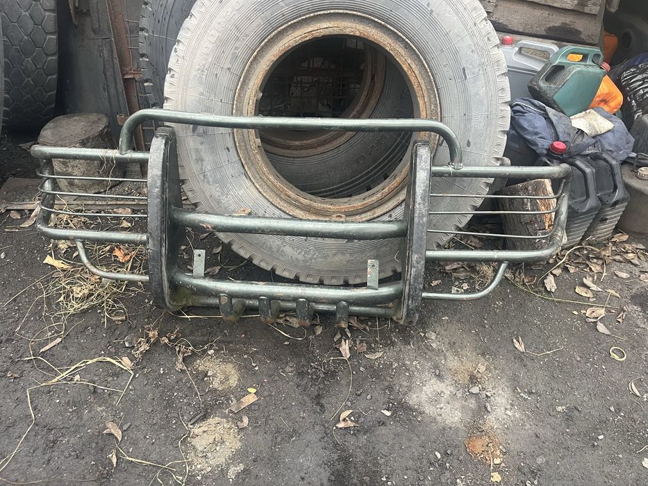 Продам кенгурятник на ниву