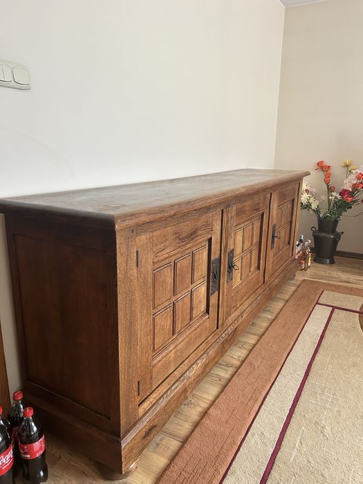 Dębowy zestaw mebli do salonu.Komody