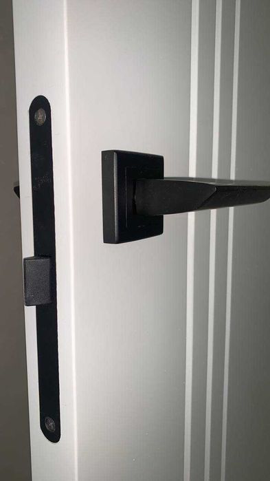 Вхідні  та міжкімнатні двері монтаж установка дверей