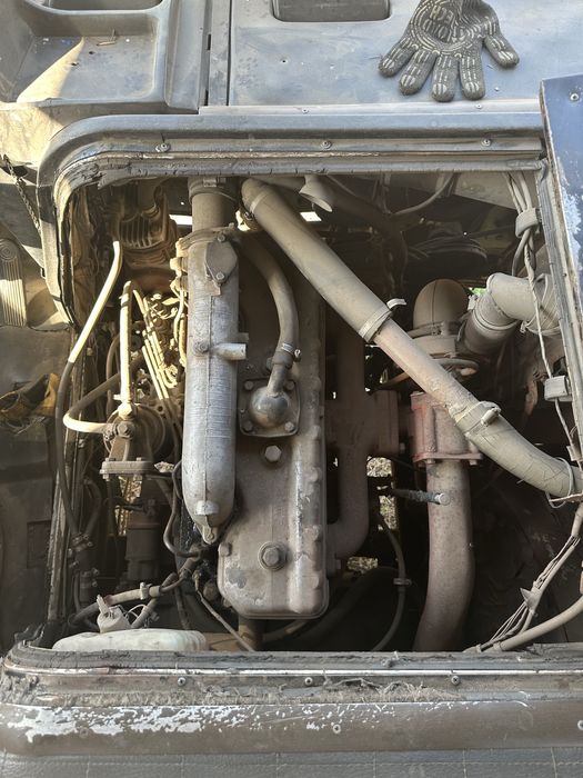 Продам двигун Д-245 с коробкой.