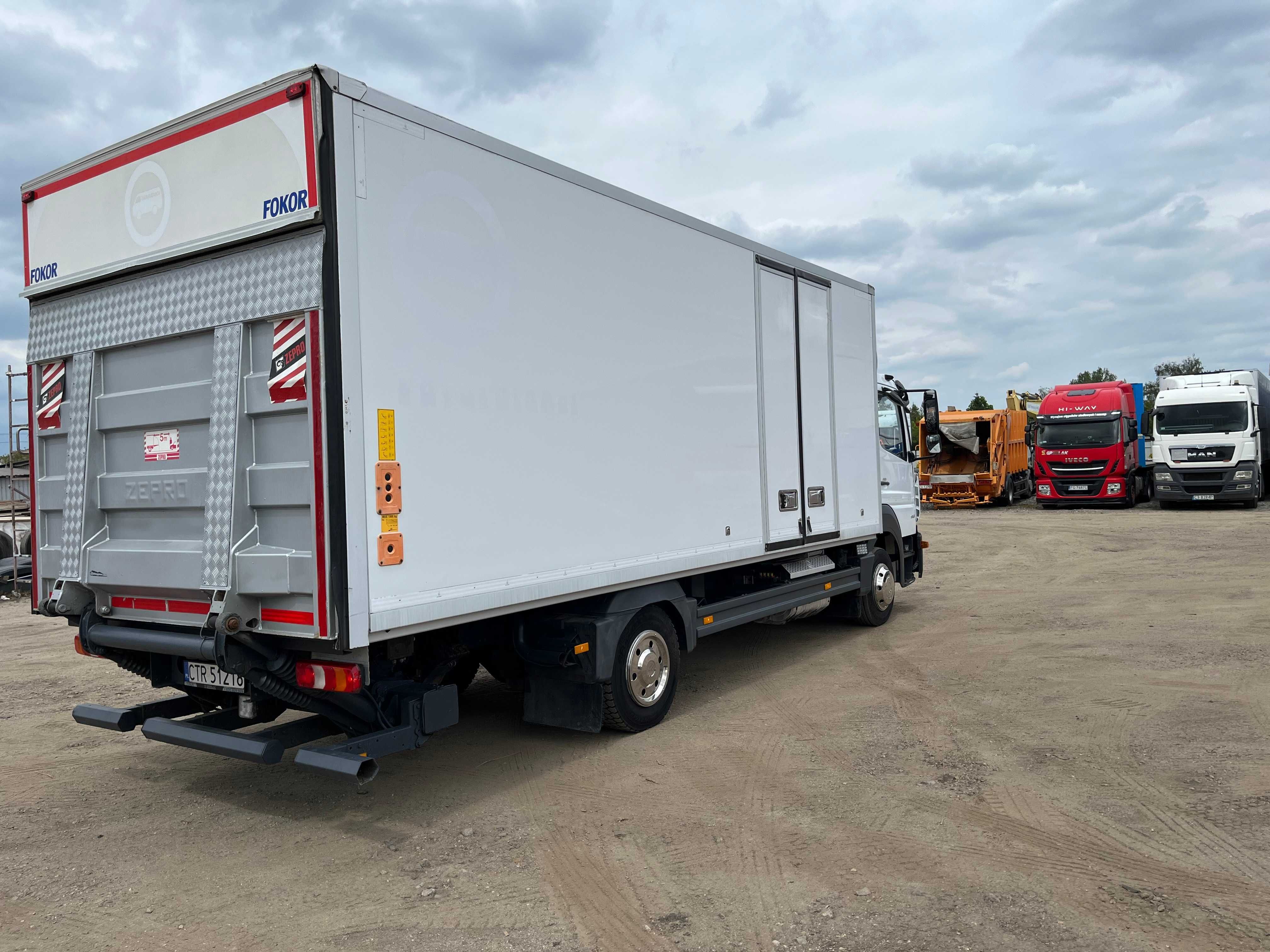 Wynajem MERCEDES ATEGO solówka z windą