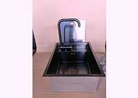 Кухонная скрытая мойка Platinum Handmade черная 40 * 50/220 смеситель