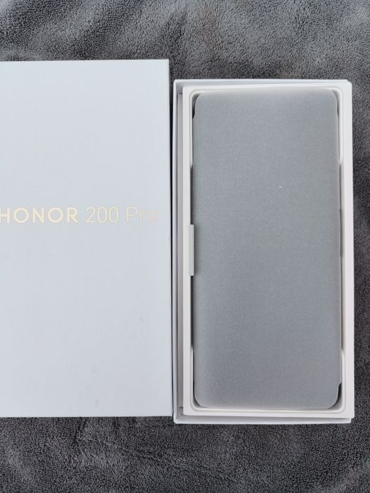 HONOR 200 Pro 12/512 Black Global version 
HONOR 200