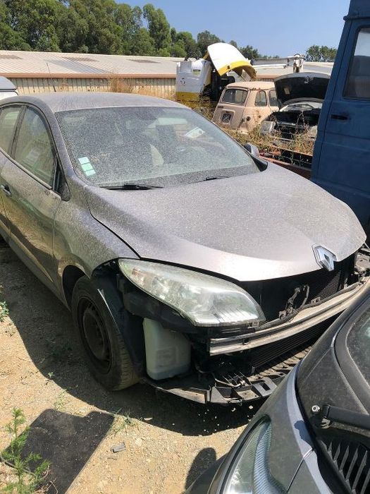 RENAULT MEGANE III KONSOLA / PODUSZKI / PASY EUROPA
