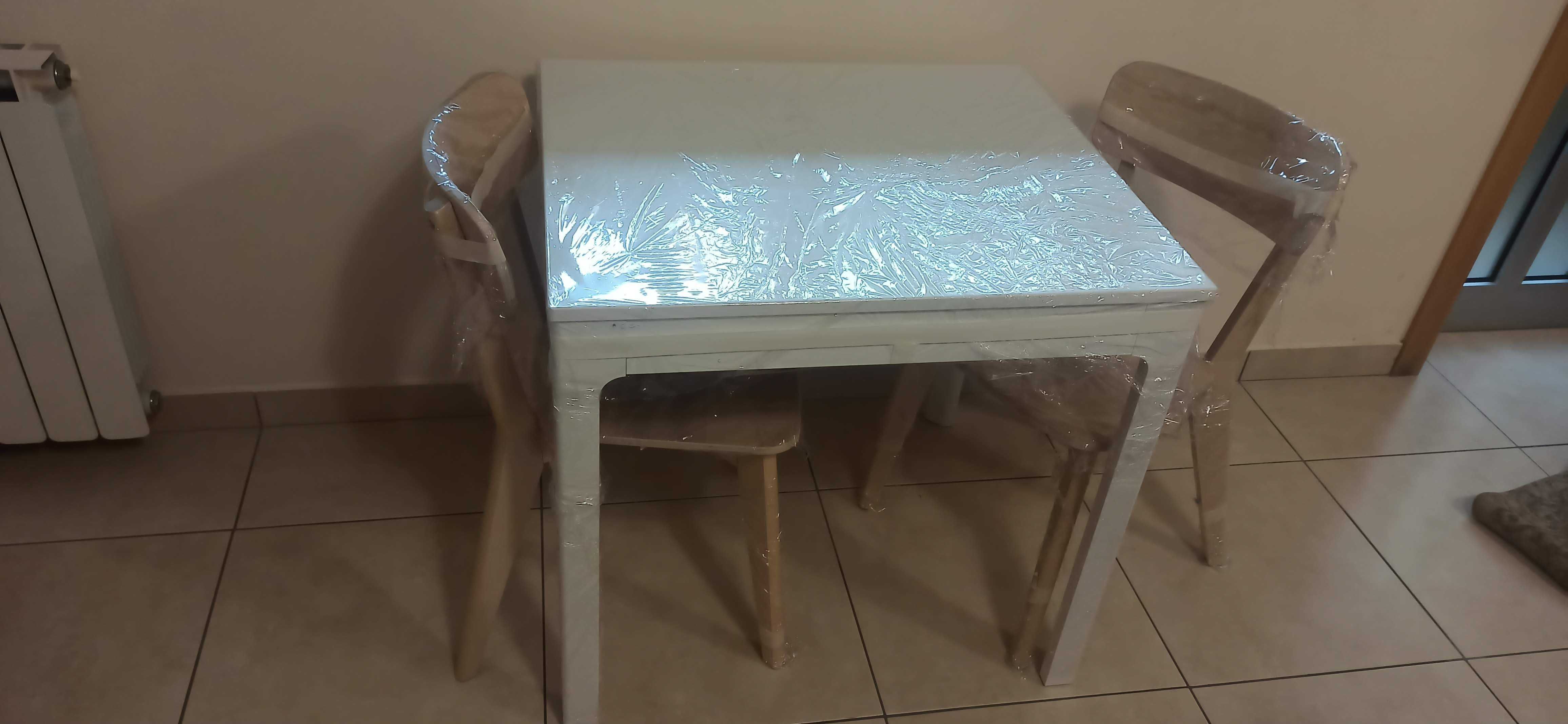 Conjunto mesa+cadeiras