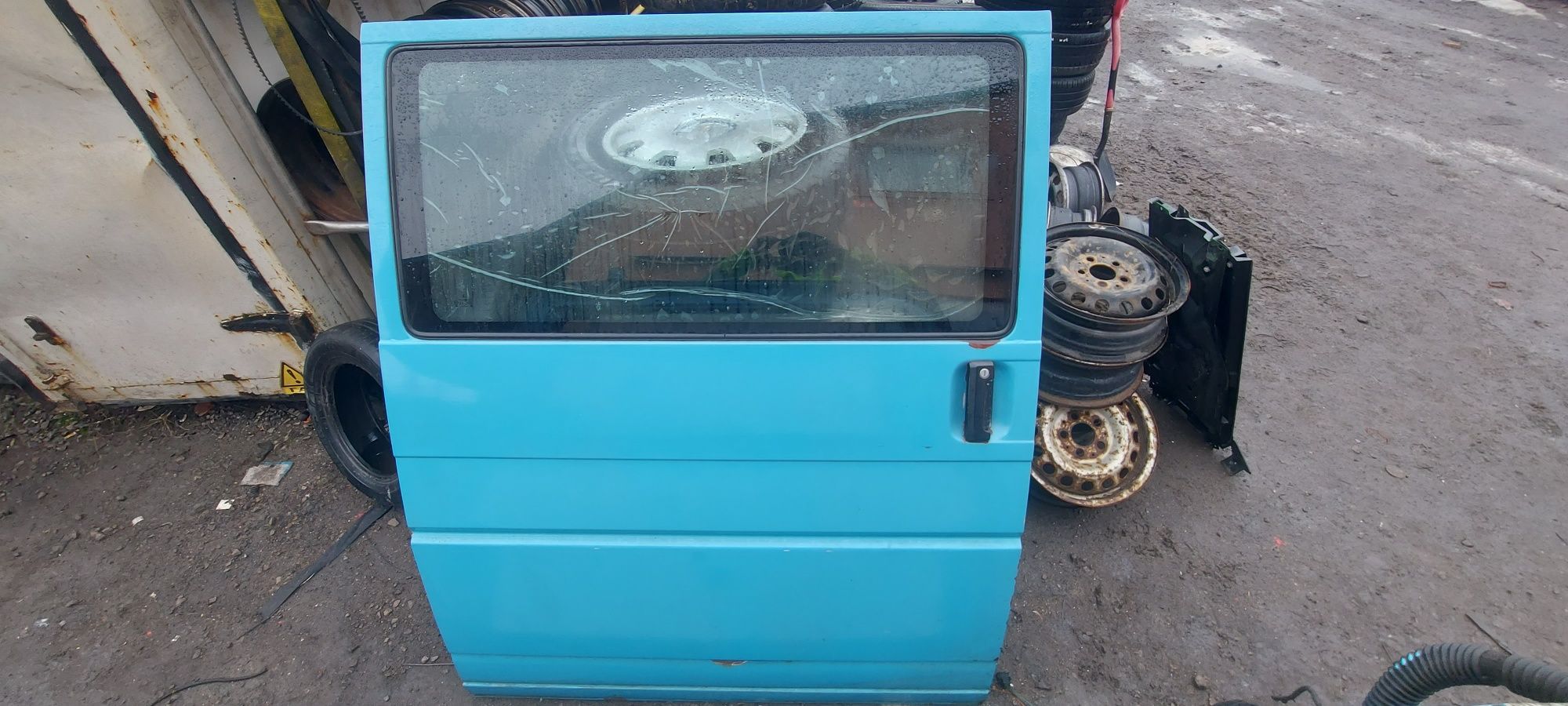 Зсувна права дверка на VW Transporter T4