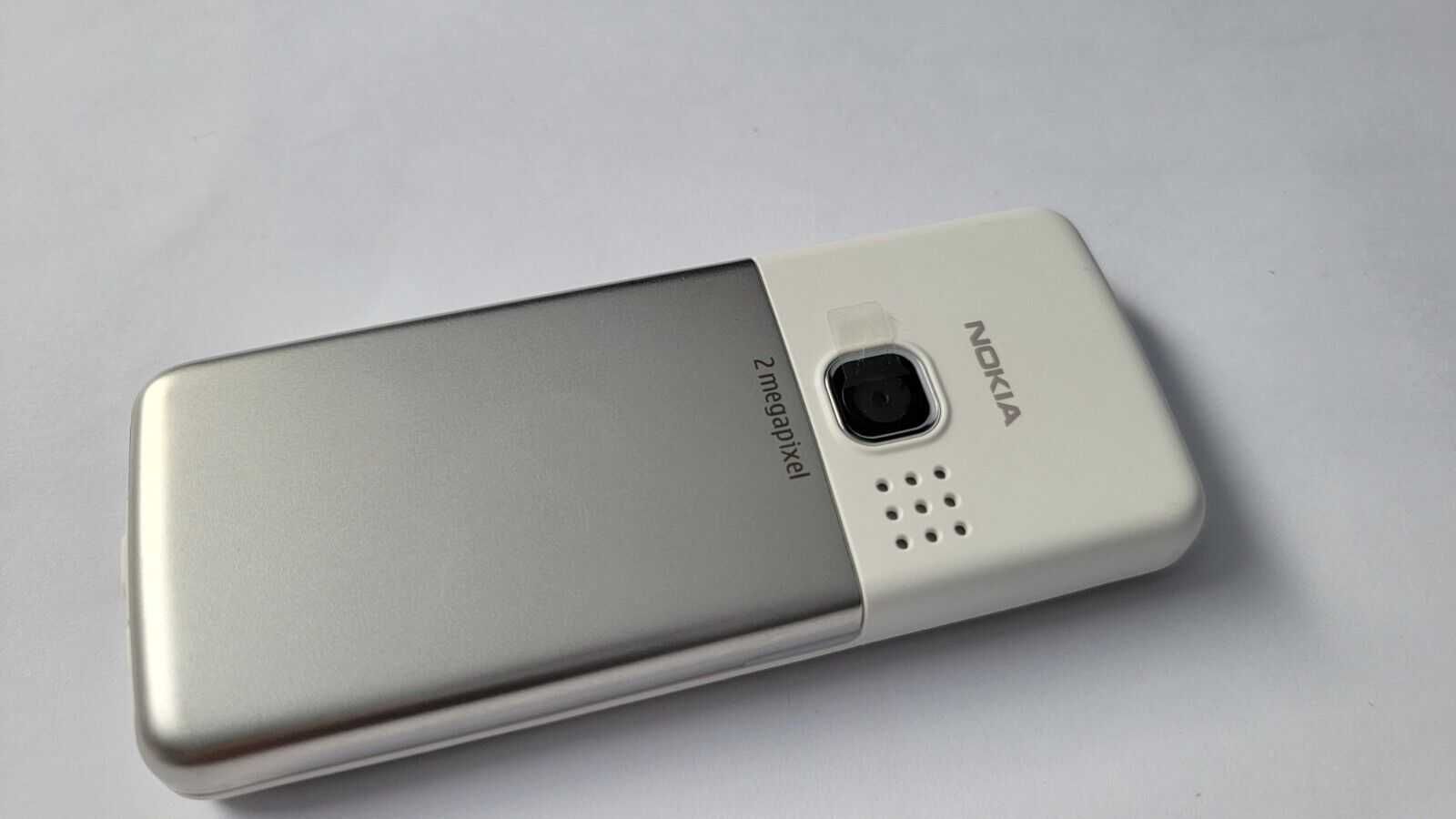 Телефон Nokia 6300 в чудовому стані 2шт чорний і білий
