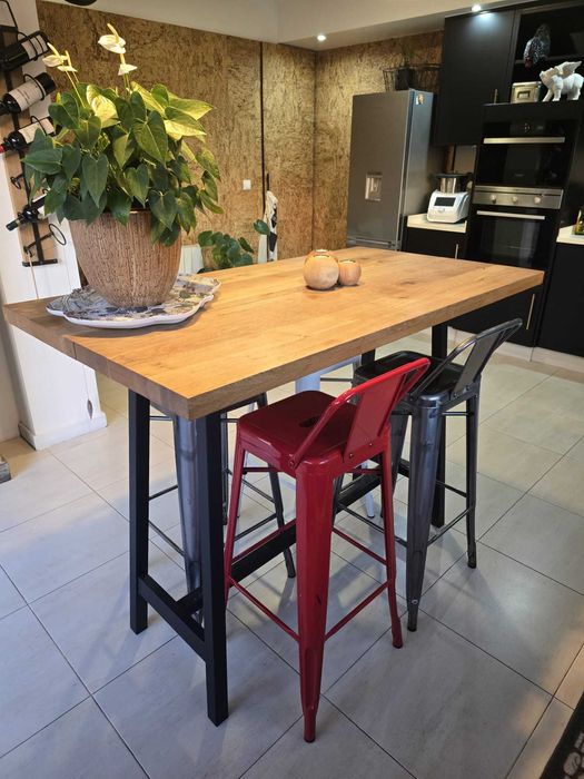 mesa e cadeiras de bistrô